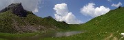45 Panoramica sul Lago Branchino (1784 m) con vista sul Passo Branchino (1821 m)